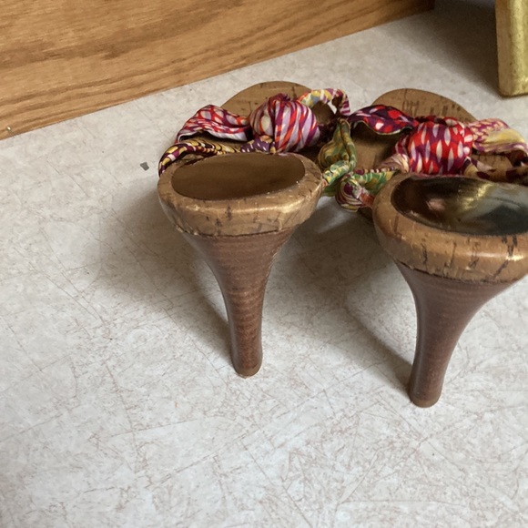 Cute Sandle heels - Picture 3 of 4